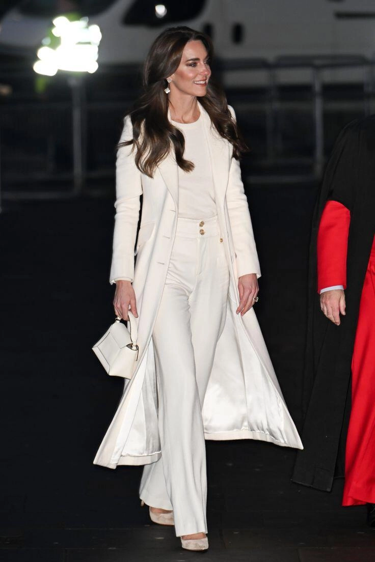 Là biểu tượng thời trang hoàng gia anh kate middleton chỉ diện đi diện lại 6 kiểu đồ này suốt hơn 10 năm qua - 18
