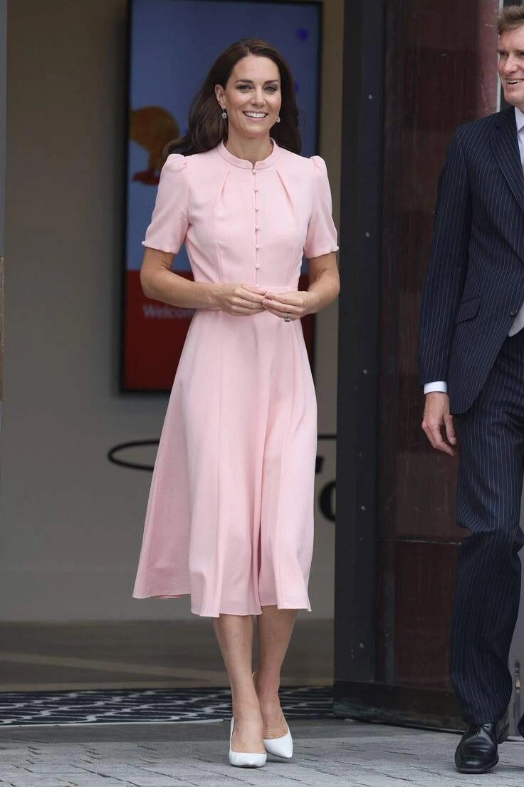Là biểu tượng thời trang hoàng gia anh kate middleton chỉ diện đi diện lại 6 kiểu đồ này suốt hơn 10 năm qua - 23