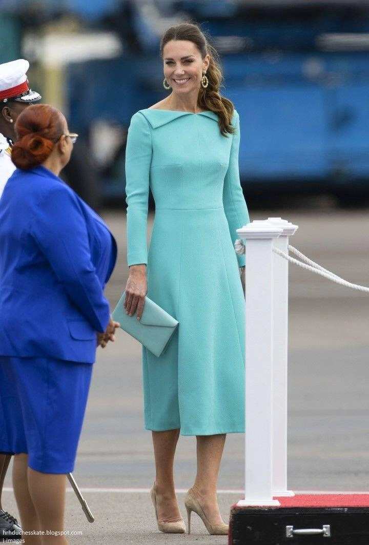 Là biểu tượng thời trang hoàng gia anh kate middleton chỉ diện đi diện lại 6 kiểu đồ này suốt hơn 10 năm qua - 24