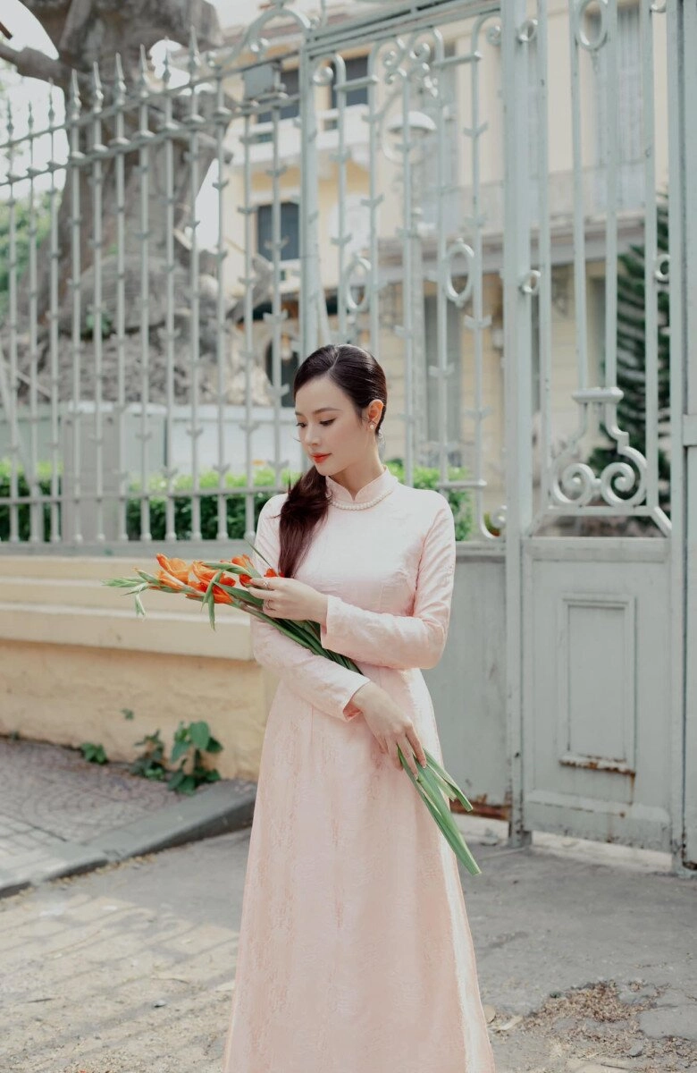 Làm dâu hào môn hơn nửa năm midu bỗng chuyển sang ăn mặc kín đáo hơn khiến dân tình nghi có tin vui - 3