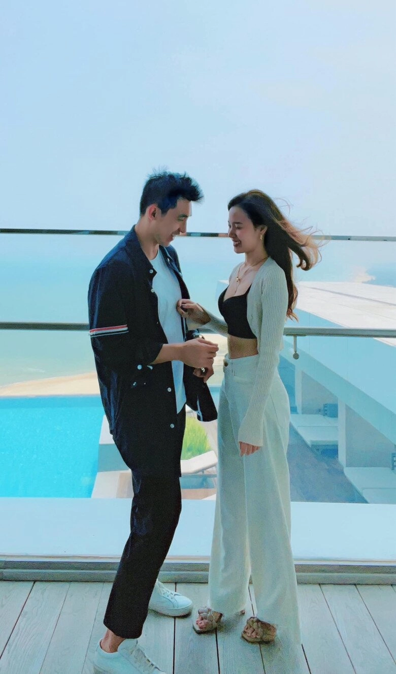 Làm dâu hào môn hơn nửa năm midu bỗng chuyển sang ăn mặc kín đáo hơn khiến dân tình nghi có tin vui - 7