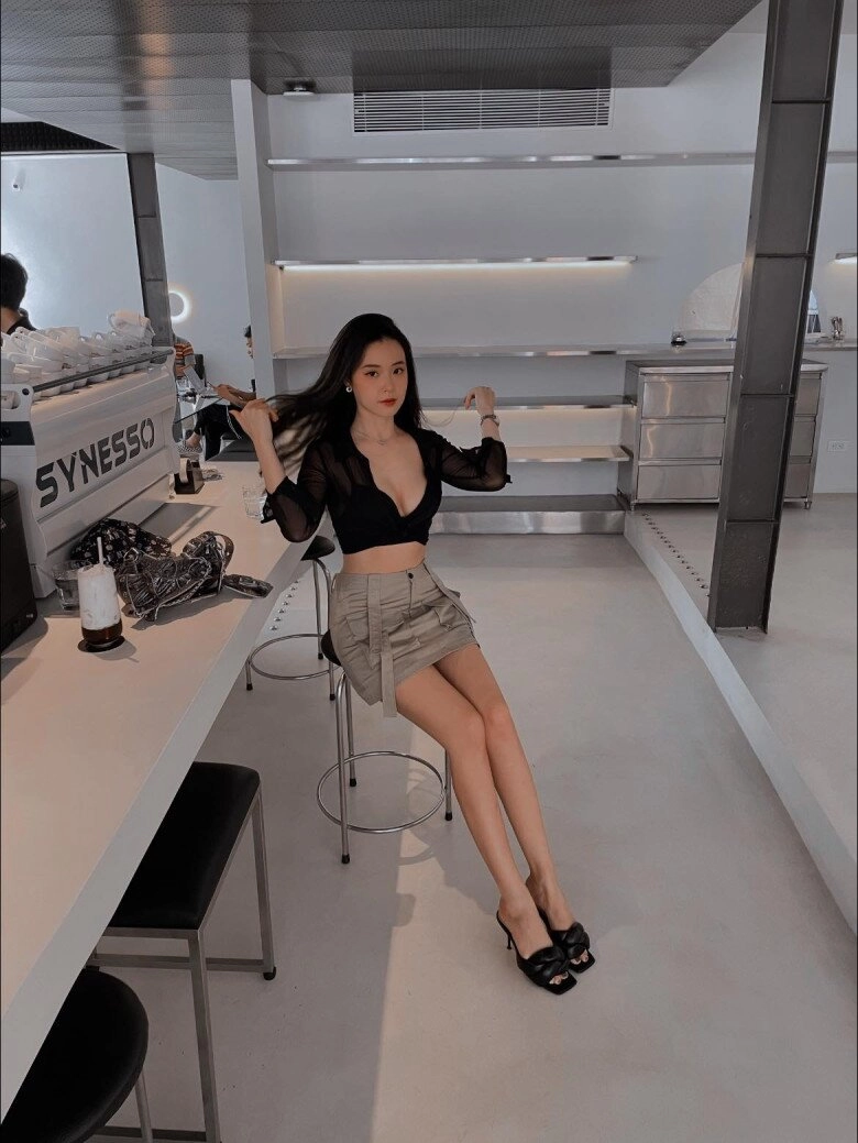 Làm dâu hào môn hơn nửa năm midu bỗng chuyển sang ăn mặc kín đáo hơn khiến dân tình nghi có tin vui - 8