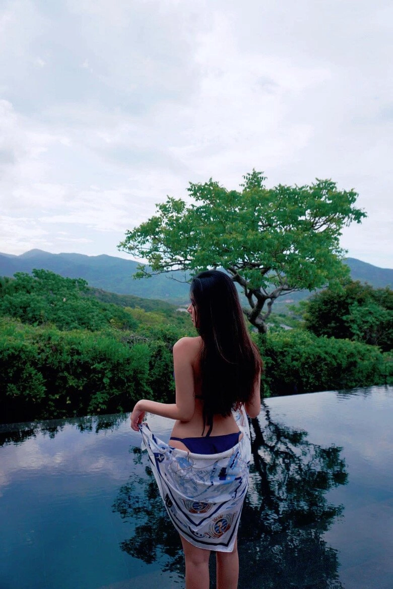 Làm dâu hào môn hơn nửa năm midu bỗng chuyển sang ăn mặc kín đáo hơn khiến dân tình nghi có tin vui - 10