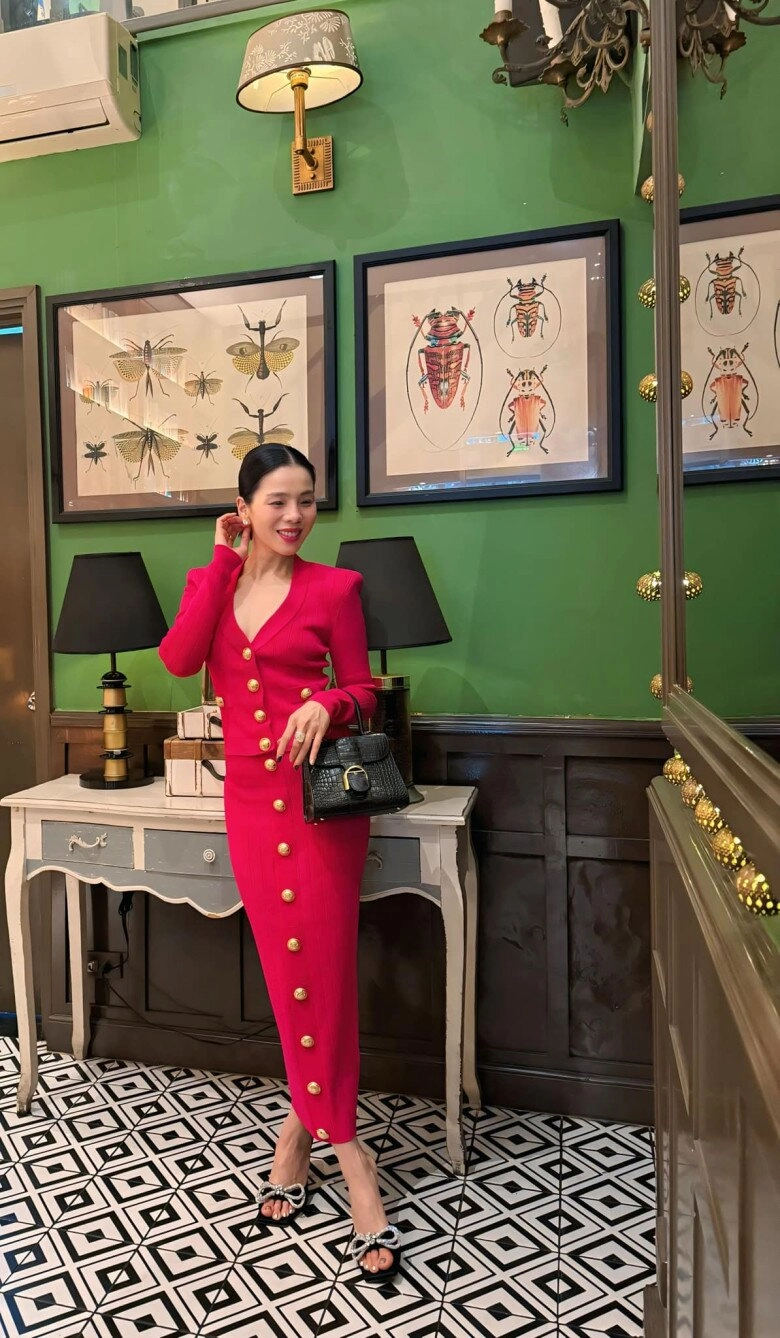 Lệ quyên ăn mặc đẳng cấp chuẩn đại gia ngầm vbiz - 12