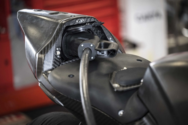 Lộ tin siêu mô tô điện ducati dự kiến bán vào năm sau - 7