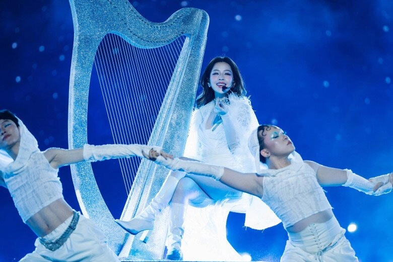 Mặc đồ ngắn cũn đi diễn trước nghìn người chi pu nhận lời khen loạt idol bị cđm chỉ trích vì phản cảm - 1