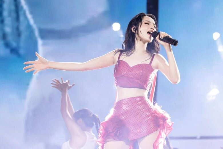 Mặc đồ ngắn cũn đi diễn trước nghìn người chi pu nhận lời khen loạt idol bị cđm chỉ trích vì phản cảm - 5