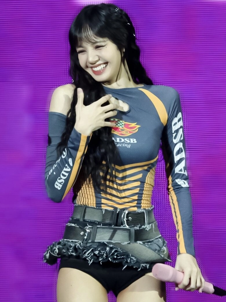 Mặc đồ ngắn cũn đi diễn trước nghìn người chi pu nhận lời khen loạt idol bị cđm chỉ trích vì phản cảm - 8