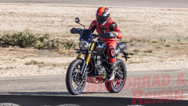 Mẫu xe tin đồn triumph scrambler 400 xe bất ngờ lộ diện khi đang thử nghiệm - 3