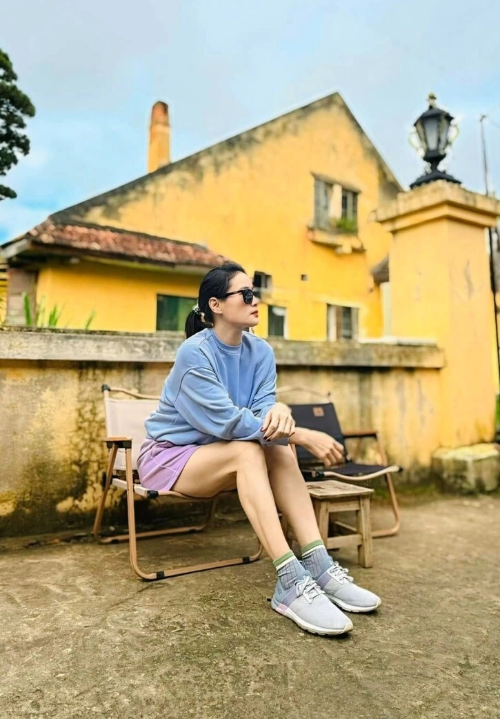 Mẹ đơn thân bị ghét vì đóng vai ác tuổi 47 vẫn ăn mặc trẻ trung nhìn ảnh ngày xưa làm mẫu bất ngờ hơn - 7