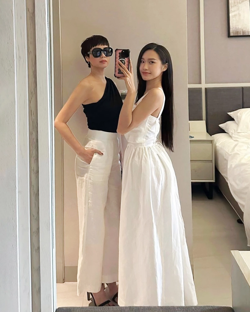 Mẹ vợ u50 của đoàn văn hậu mặc bốc lửa như thanh niên - 11