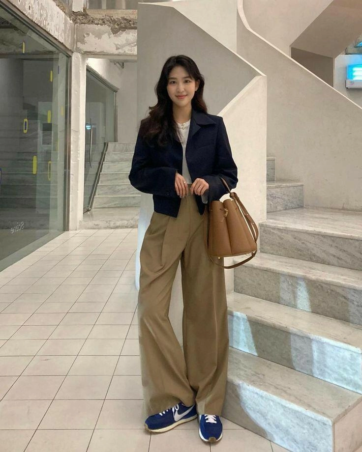 Muốn diện đồ sang như phú bà chị em nhất định phải sắm ngay item đa zi năng phong cách nào cũng hợp này - 11
