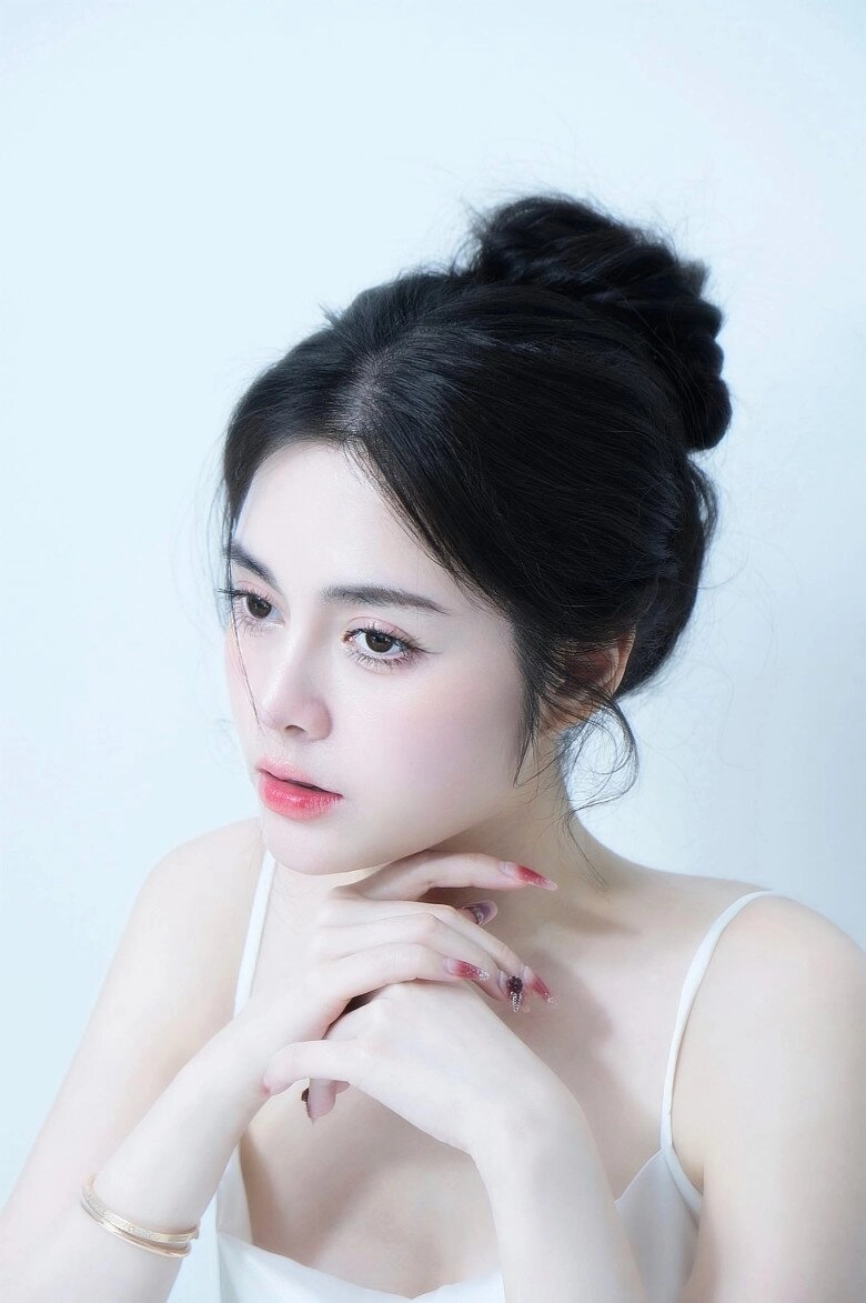 Mỹ nhân phim quỳnh búp bê ghi danh hoa hậu eo bé hơn ngọc trinh sở hữu học vấn vô cùng ấn tượng - 5