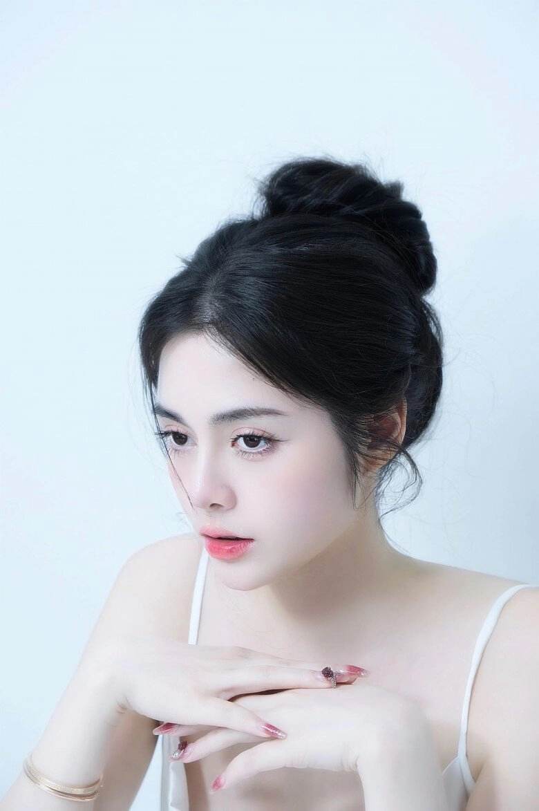Mỹ nhân phim quỳnh búp bê ghi danh hoa hậu eo bé hơn ngọc trinh sở hữu học vấn vô cùng ấn tượng - 6