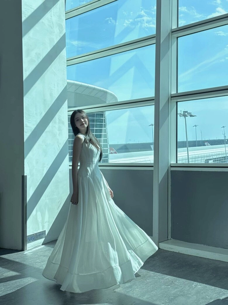 nàng thơ mới nhất của soobin hoàng sơn mặc váy trắng quá đẹp tham khảo ngay 8 outfit để hè này xuống phố - 7