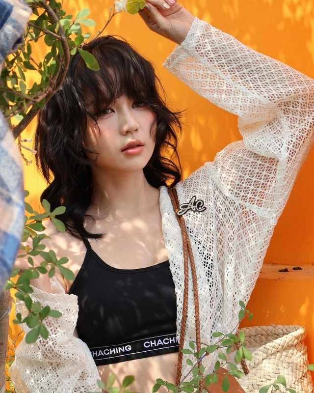 Ngọc trinh diện váy lưới đánh cá khoe giao diện chào hè - 3