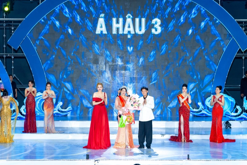 Người đẹp nguyễn thị hải yến xuất sắc đạt danh vị á hậu 3 hoa hậu doanh nhân tài sắc việt nam 2025 - 4