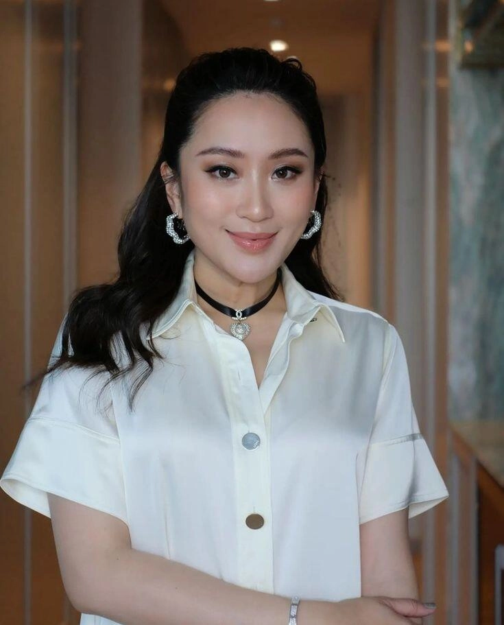 Nguyên tắc mặc đẹp của nữ thủ tướng trẻ nhất xứ chùa vàng chị em công sở nên bỏ túi để thanh lịch mọi lúc - 10