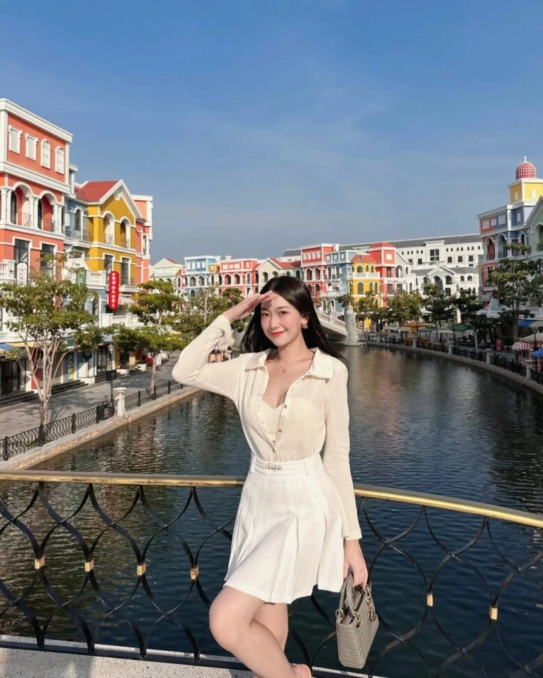 Nữ bác sĩ 9x đẹp như hoa hậu có công thức mặc đồ chuẩn tiểu thư khiến phụ nữ ghen tị - 10