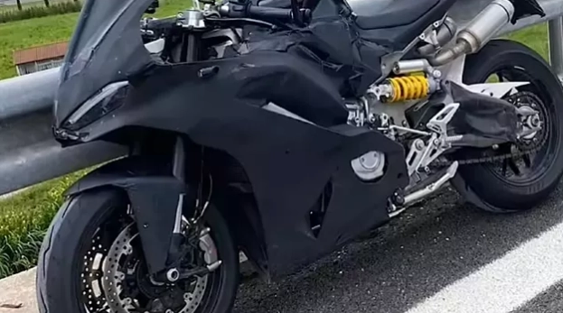 Phải chăng ducati panigale v4 2025 đã lộ diện với ngoại hình khác biệt hoàn toàn - 2