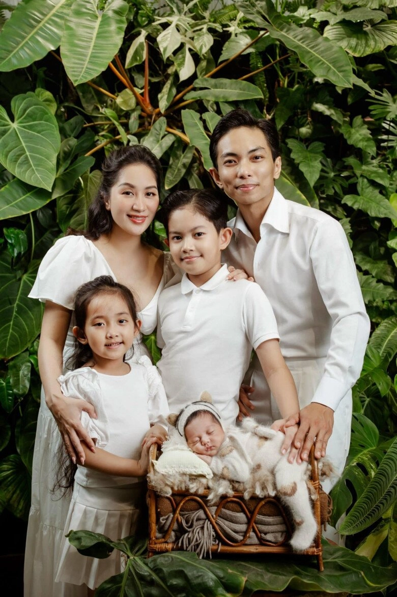 Phan hiển khoe thành quả trang trí sân vườn noel nhưng chứng tỏ độ nịnh khánh thi đỉnh cao - 6