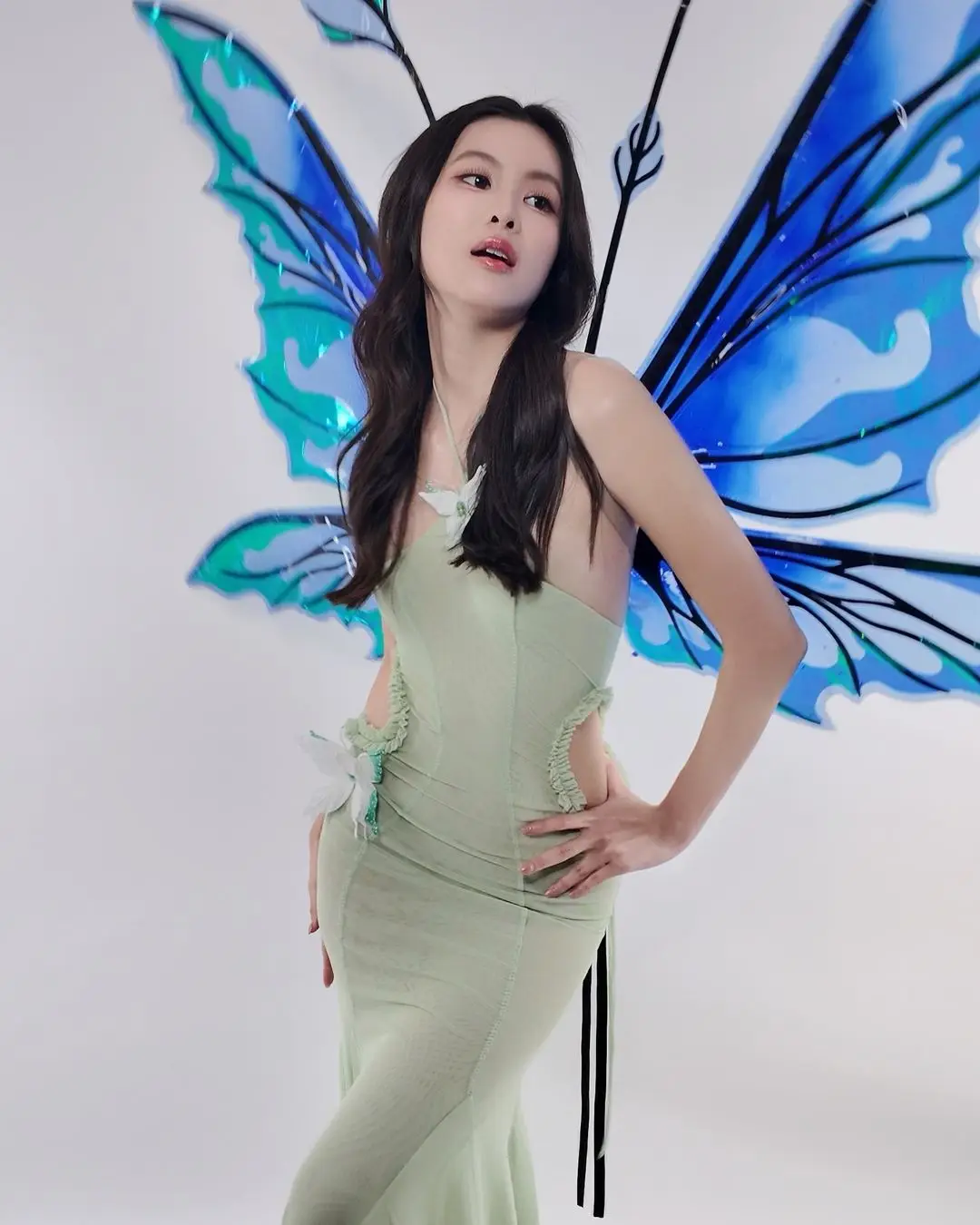Phú bà đi mua sắm hàng hiệu cùng lisa có cả dàn vệ sĩ nổi tiếng toàn cầu nhờ câu nói thank you kateyki - 4