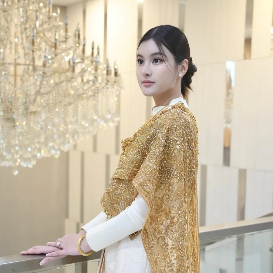 Phú bà đi mua sắm hàng hiệu cùng lisa có cả dàn vệ sĩ nổi tiếng toàn cầu nhờ câu nói thank you kateyki - 6