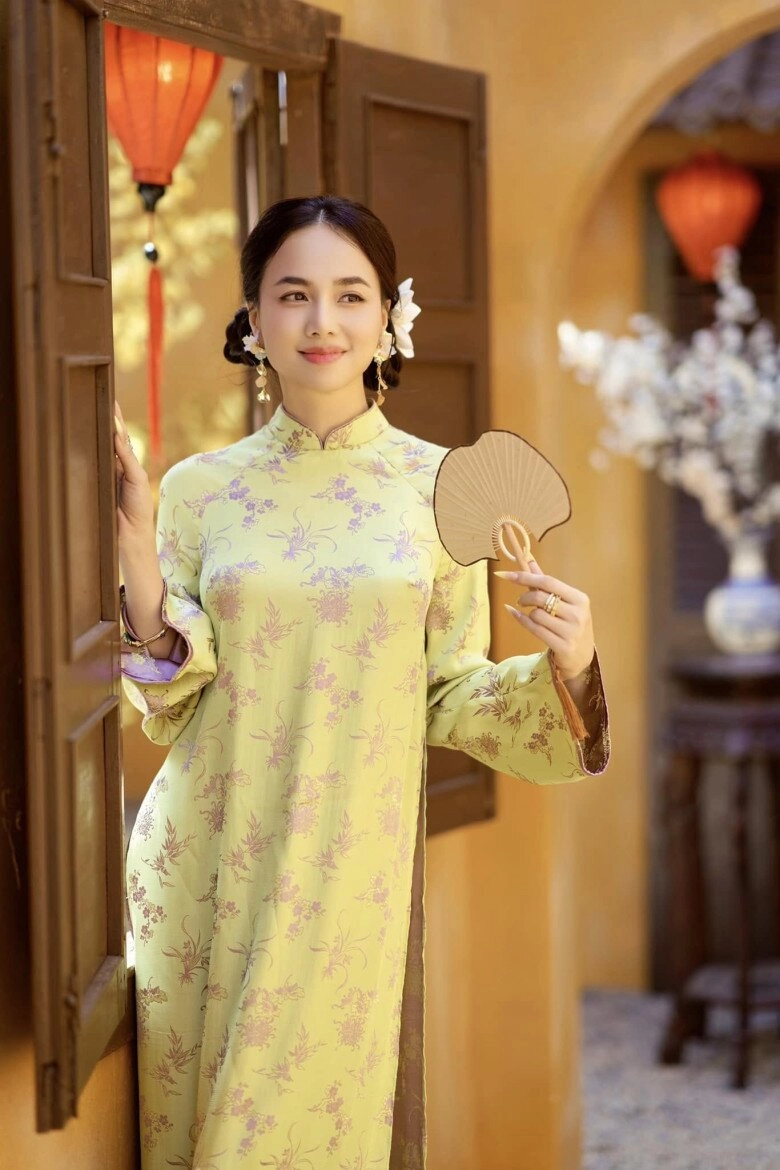 phú bà ngành điện ảnh là hoa khôi tây đô không chạy đua hàng hiệu chung thủy với trang phục mang chất liệu truyền thống - 11