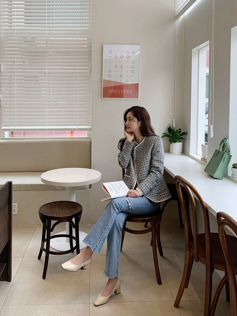 Sắm đồ mới cho mùa xuân hè phụ nữ 40 chỉ cần mua 3 kiểu quần phối với sơ mi hay áo phông đều luôn hợp mốt - 6
