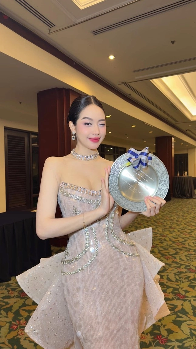 Thanh thủy nhận giải nhân vật có tầm ảnh hưởng nhân đạo châu á - 6