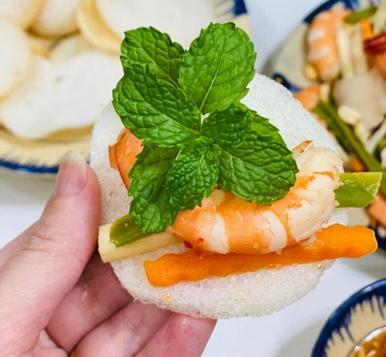 Thịt luộc thừa sau tết đem làm gỏi cổ hũ dừa giòn ngon chua chua ngọt ngọt siêu hấp dẫn - 11