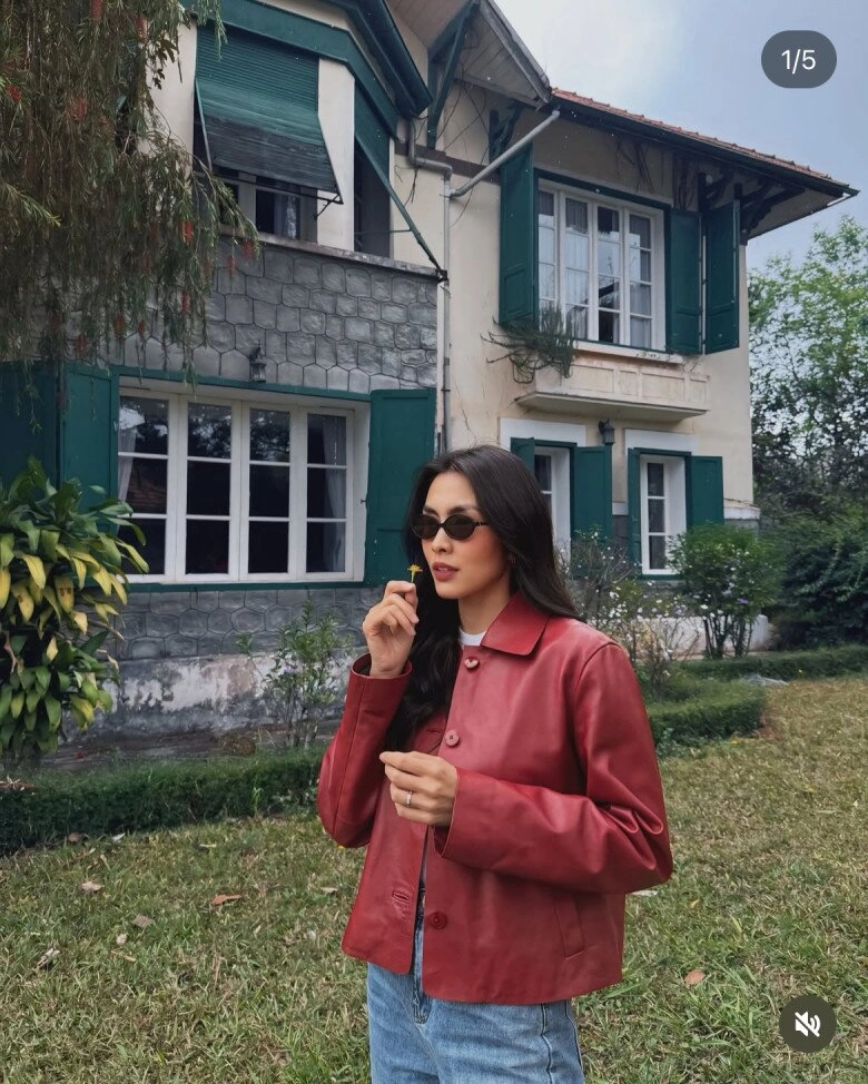 Thời trang đi du lịch bình dân của tăng thanh hà soi kỹ mới thấy món đồ giá bằng cả căn nhà - 1