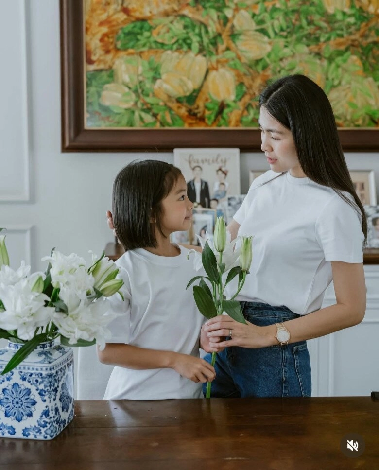 Thời trang đi du lịch bình dân của tăng thanh hà soi kỹ mới thấy món đồ giá bằng cả căn nhà - 8
