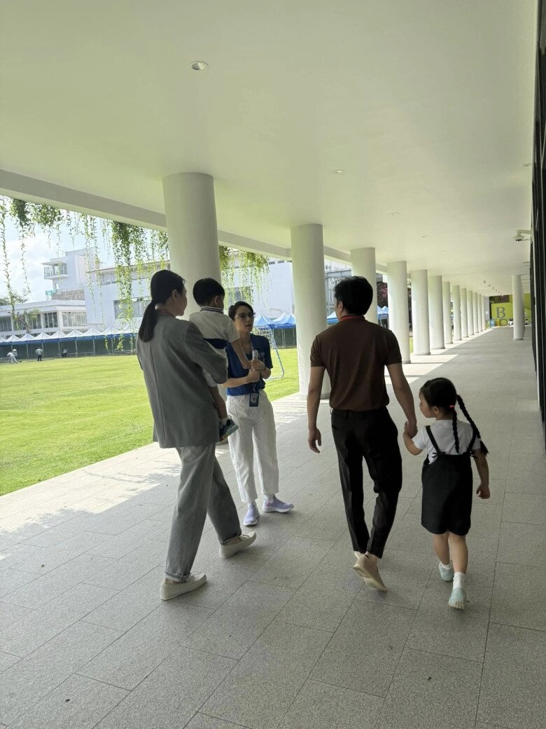 Thời trang đưa con đi học của sao việt người đơn giản năng động người điệu đà vẫn không ngầu bằng phú bà này - 2