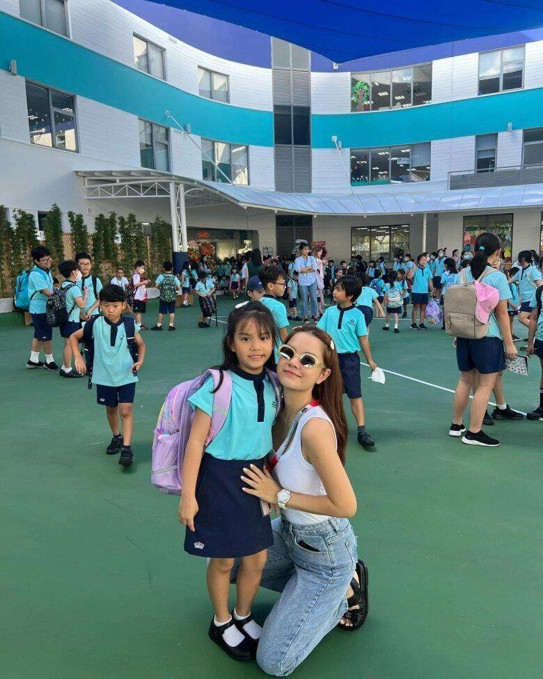 Thời trang đưa con đi học của sao việt người đơn giản năng động người điệu đà vẫn không ngầu bằng phú bà này - 8