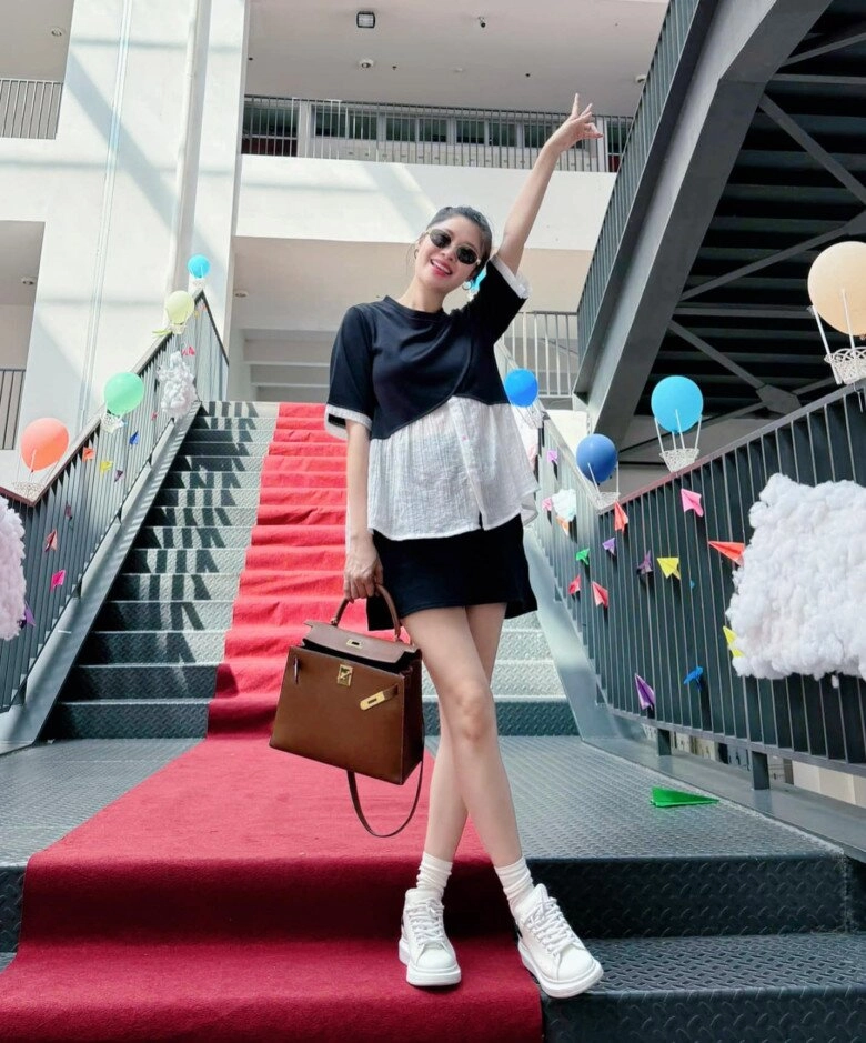 Thời trang đưa con đi học của sao việt người đơn giản năng động người điệu đà vẫn không ngầu bằng phú bà này - 11