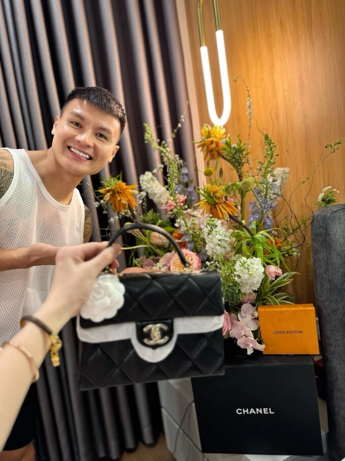 Thường xuyên khoe độ giàu có trên mxh nhưng chu thanh huyền bị phát hiện xài đi xài lại đúng 1 chiếc túi hiệu - 4