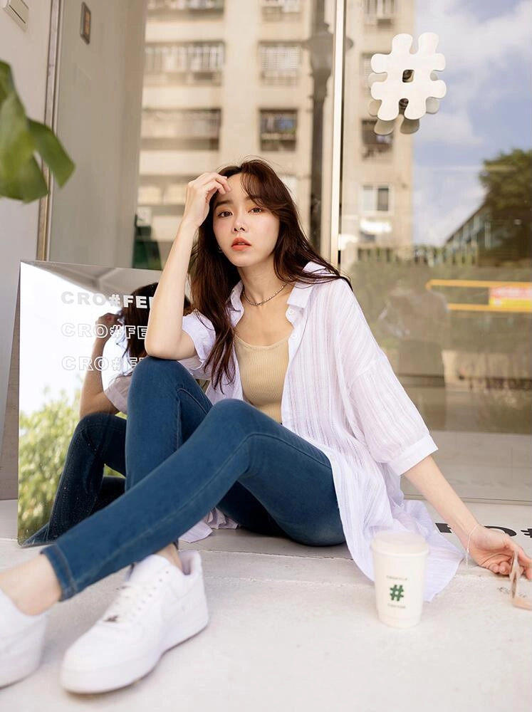 Tôi nên chọn màu quần jeans nào để trông sang và tôn dáng nhất các tín đồ thời trang đều ưa màu kinh điển này - 2