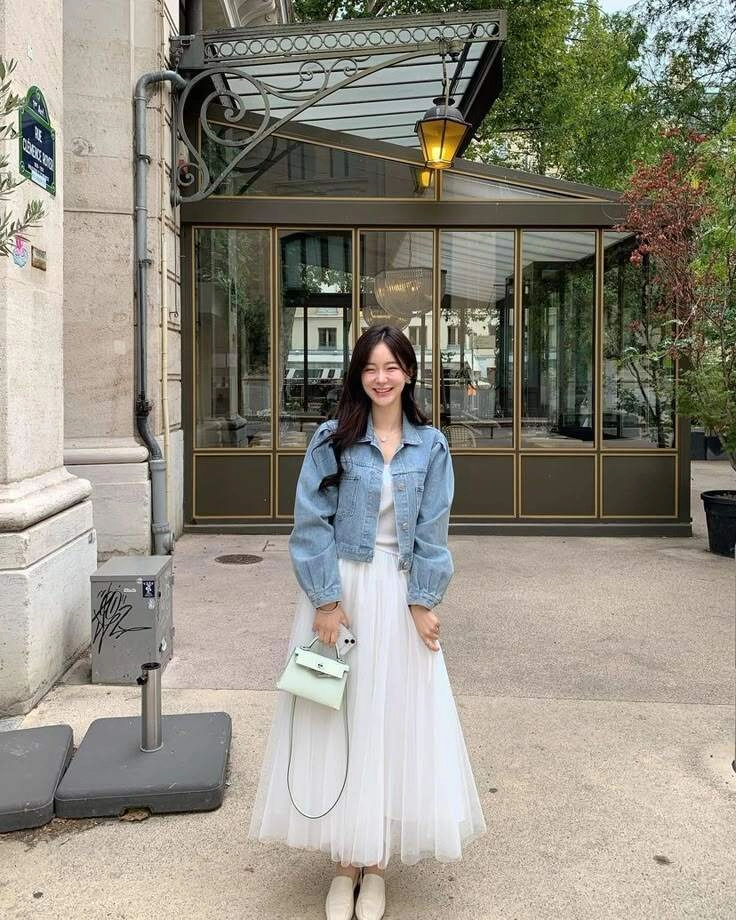 Top 3 kiểu chân váy mặc đi chơi thì đẹp nhưng mặc đi làm dễ phản cảm chị em công sở né vội - 9