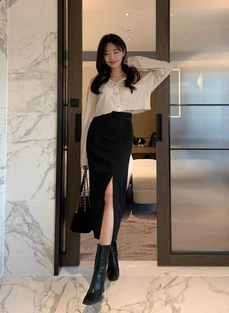 Top 3 kiểu chân váy mặc đi chơi thì đẹp nhưng mặc đi làm dễ phản cảm chị em công sở né vội - 12