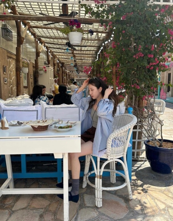 Từ công sở đến dạo phố 9 cách diện áo sơ mi kẻ của gái hàn khiến bạn muốn mặc mỗi ngày - 3