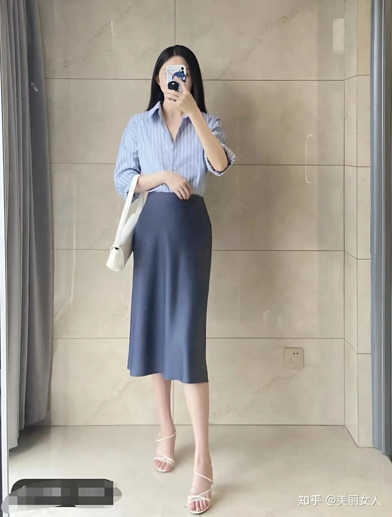 Từ công sở đến dạo phố 9 cách diện áo sơ mi kẻ của gái hàn khiến bạn muốn mặc mỗi ngày - 4