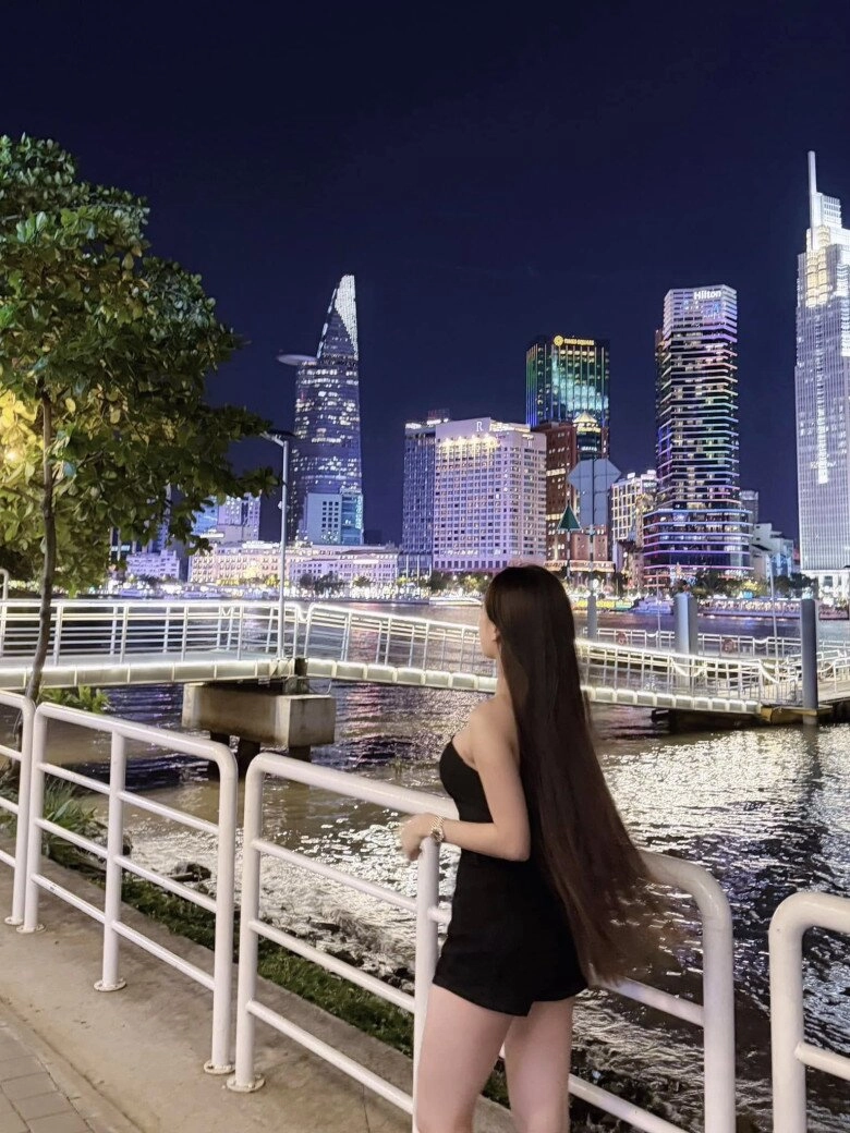 Vợ cầu thủ đắt giá nhất nhì việt nam sinh con chưa đầy tháng mà toàn lên đồ gợi cảm quyến rũ hơn thời con gái - 3