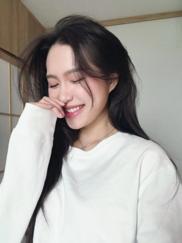 Vợ đoàn văn hậu xuất hiện với vibe chuẩn tiểu thư hà thành - 10