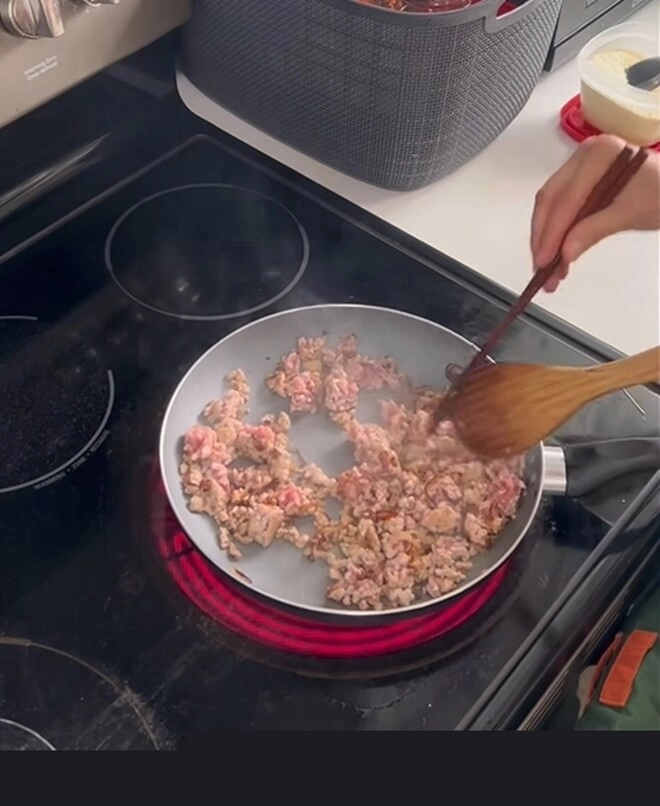 Vợ huỳnh đông làm món bánh bột lọc lười đang hot nó lạ lắm mấy bạn ơi - 3