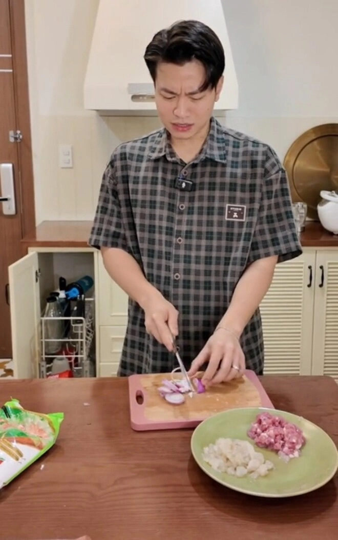 Vợ huỳnh đông làm món bánh bột lọc lười đang hot nó lạ lắm mấy bạn ơi - 9
