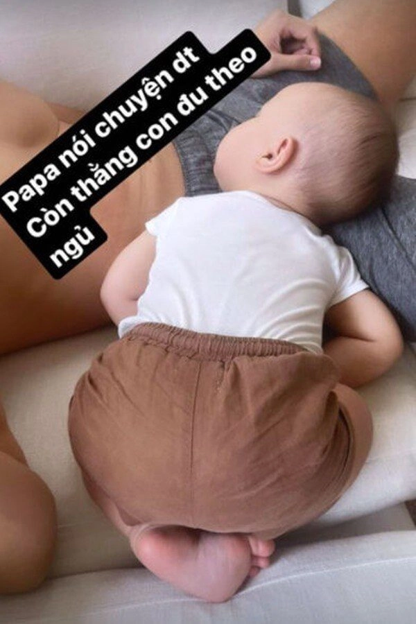1001 tư thế ngủ khó đỡ của trẻ leon nhà hồ ngọc hà ngủ giống kiểu anh subeo lúc nhỏ đềulà thông minh bẩm sinh - 2