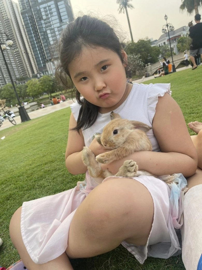 2 con gái vừa xinh xắn vừa đáng yêu học giỏi của hoa hậu hương giang và chồng trung quốc - 10
