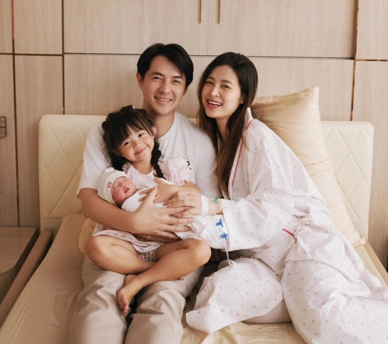 2 hậu duệ xinh chuẩn tiểu thư của tập đoàn nhựa nhà ông cao thắng chung một khung hình winnie rất ra dáng chị cả - 6