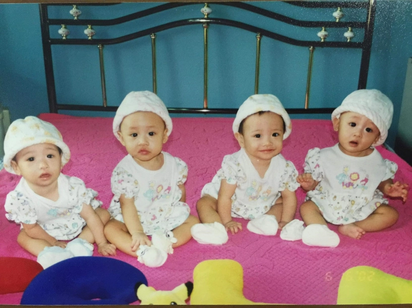 4 chị em sinh tư ở tphcm gây sốt mạng tiết lộ tuổi thơ dữ dội - 2